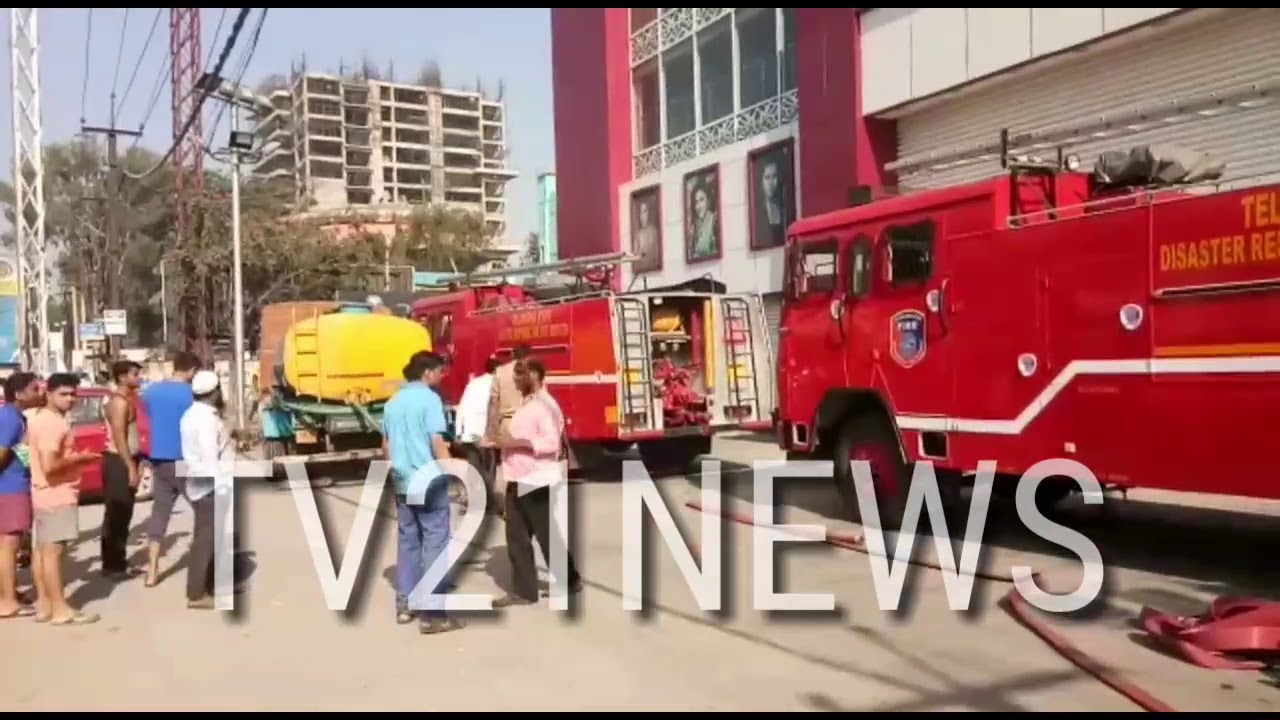 Major Fire Accident CHUTNEYS Veg Restaurant  AT KUKATPALLY . Fire Officer Rush to spot