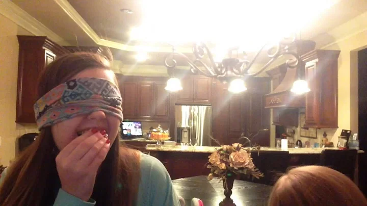 What's in my mouth challenge// ft. Ashlee Owen