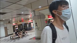 435次開往蘆洲的C371型-4系列462+461編組高運量系統鋼輪鋼軌式捷運列車，和140次開往北投的C301型020+019編組高運量系統鋼輪鋼軌式捷運列車