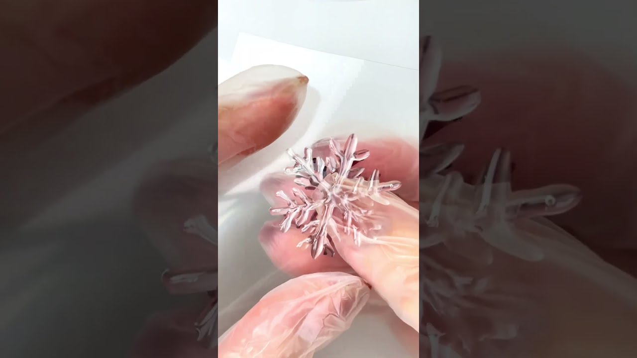 レジン】モールド型を使わない！雪の結晶レジンの作り方 How to