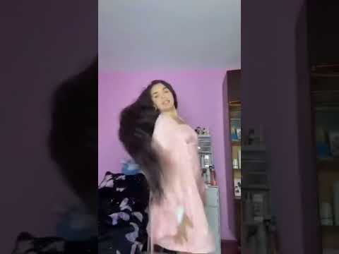 رقص منزلي بقميص النوم رقص