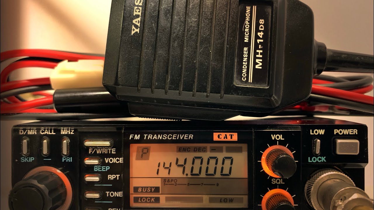 YAESU ヤエス FT-212L 2m FM TRANSCEIVER トランシーバー 無線機 通電