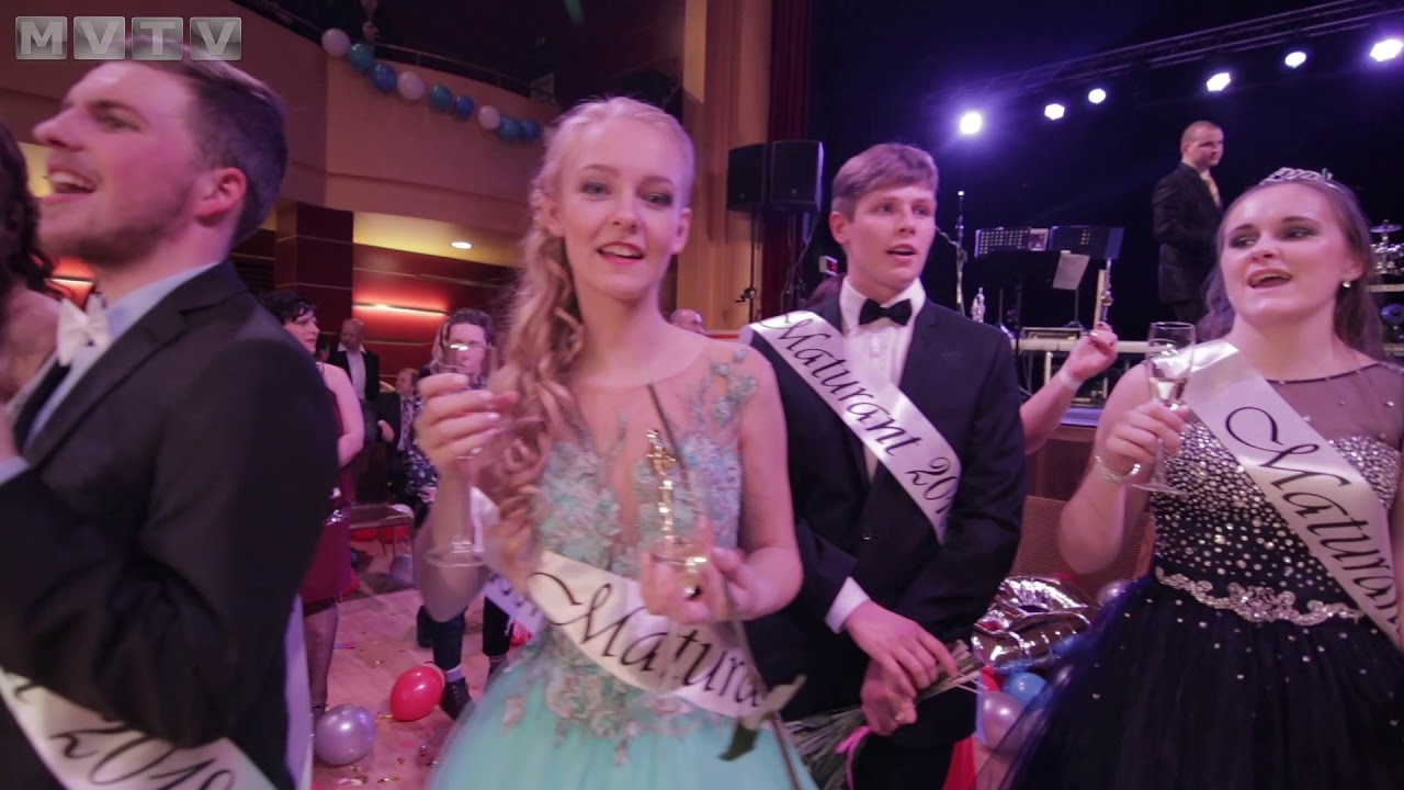 Maturitní ples střední zdravotnické školy zaplnil kulturní centrum v Chebu