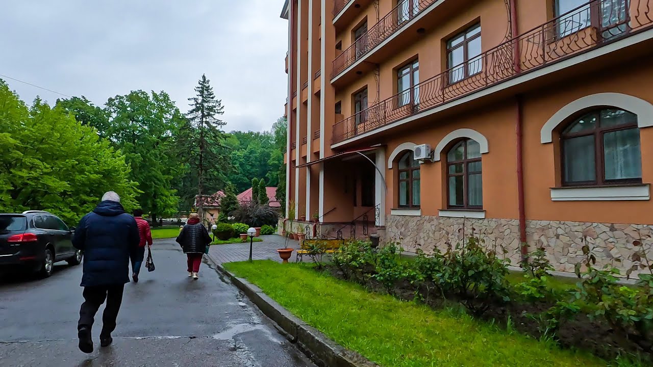 ТРУСКАВЕЦЬ 2025 | Територія санаторію Кришталевий Палац, концертний зал та бювет! 4к |