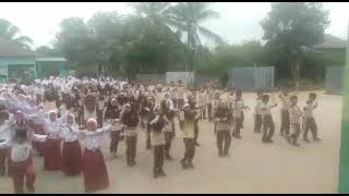 Senam Bersama Siswasiswi Sdit Buah Hati Sintang  Area Lapangan Sekolah