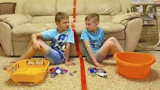 РАЗДЕЛИЛИ ВСЕ БЕЙБЛЕЙДЫ !!! Сережа и Влад теперь НЕ ДРУЗЬЯ ? Видео для детей / video for kids РАЗДЕЛИЛИ ВСЕ БЕЙБЛЕЙДЫ !!! Сережа и Влад теперь НЕ ДРУЗЬЯ ? Видео для детей / video for kids