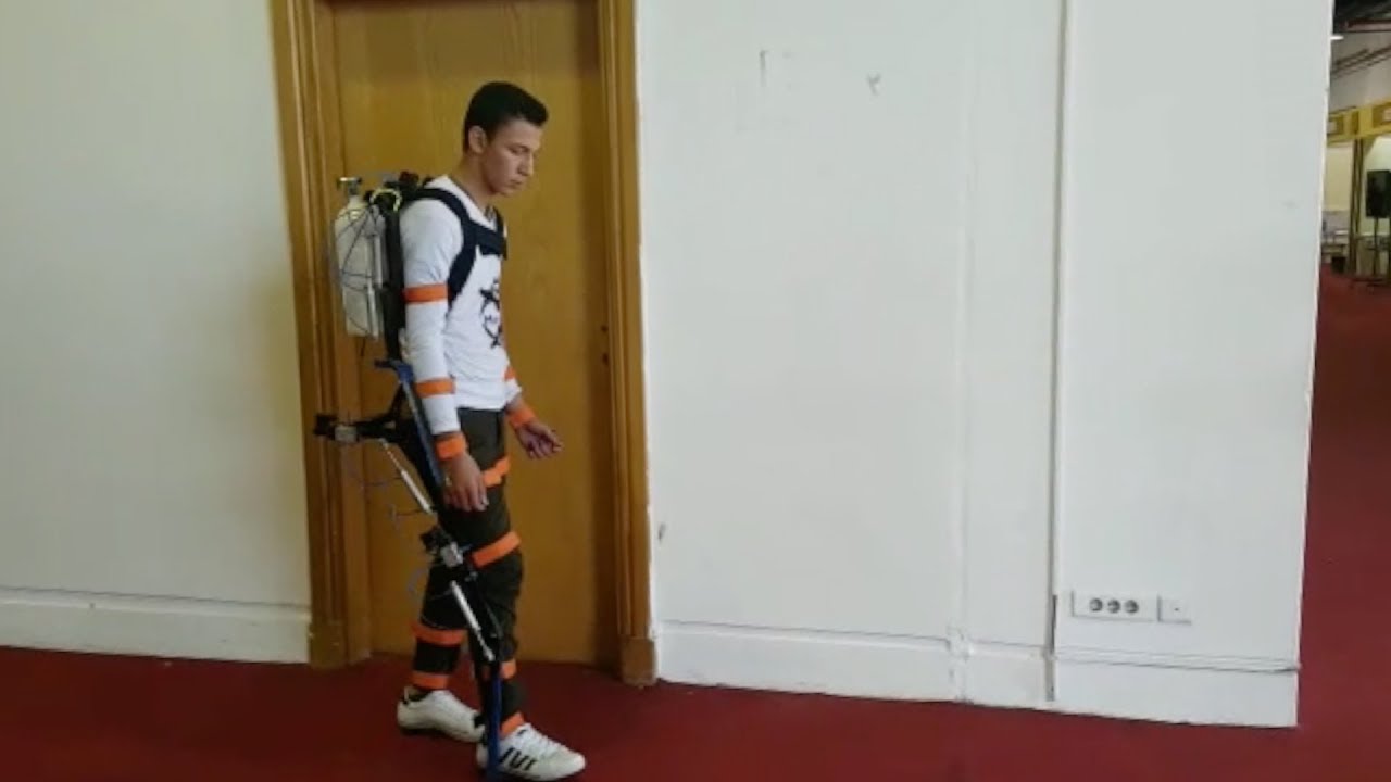 مخترع عمره 19 عاما ابتكر آلة تساعد ذوي الاحتياجات الخاصة على المشي