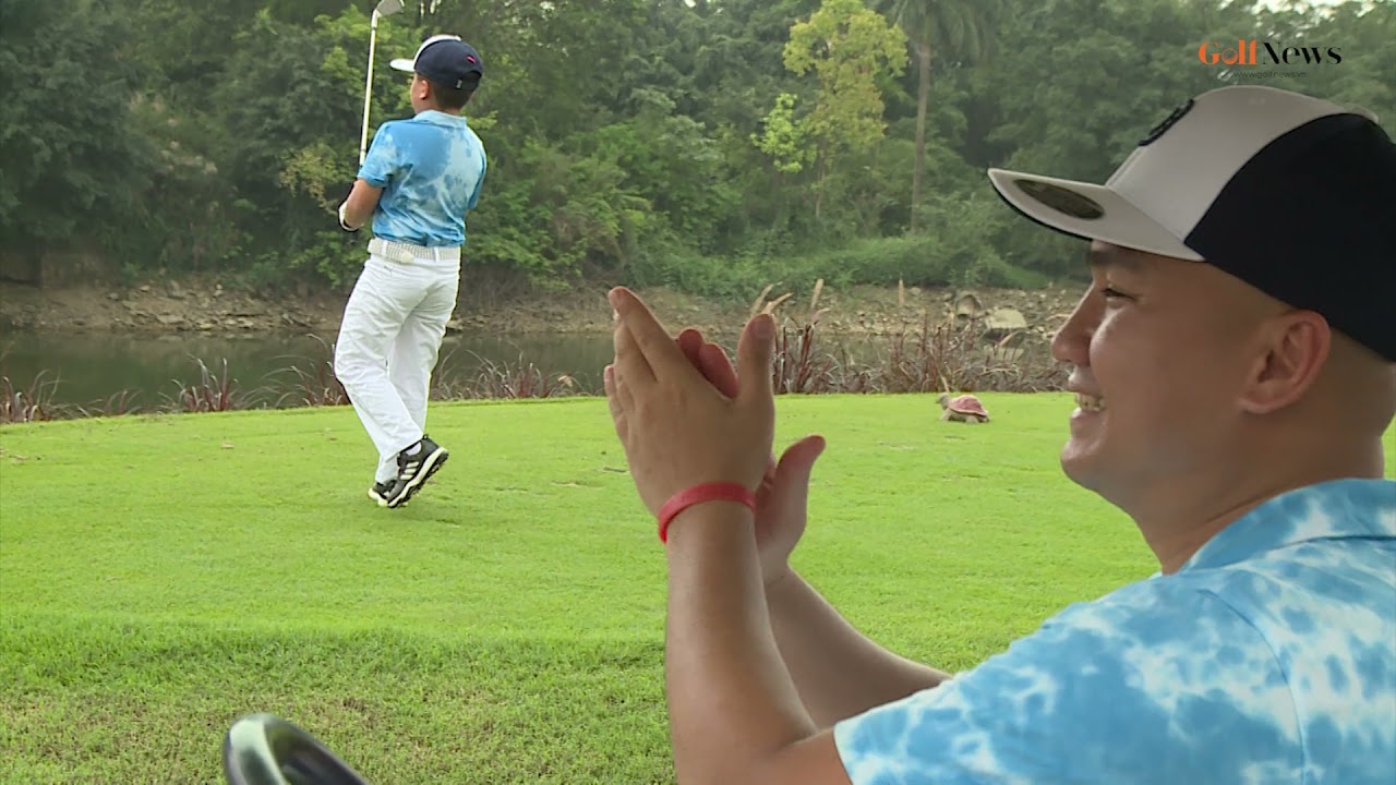 Bố có thể chơi golf lâu hơn con, nhưng về đánh thì chưa chắc đã hay hơn con đâu nhé