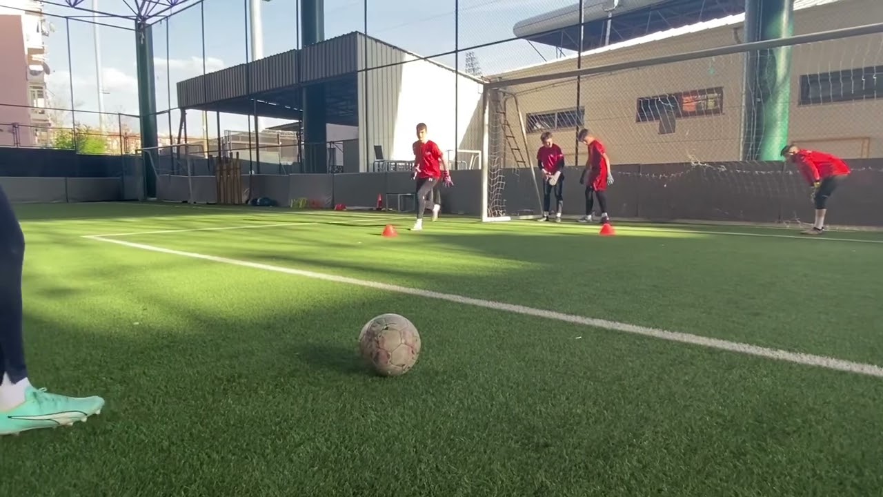Keçiörengücü alt yapı kaleci antrenmanı