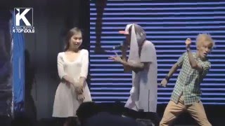 Обложка AZ из NINETY ONE поцеловал девушку ШОК Скачать AZ из NINETY ONE поцеловал девушку ШОК