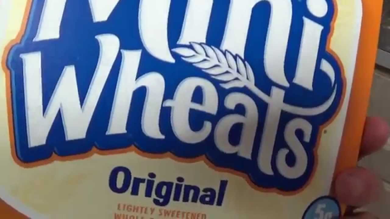 Mixing 2 cereals Mini Wheats & Raisin Brand snack