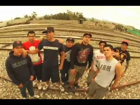 Tonton video musik {trackName} dari {artistName}