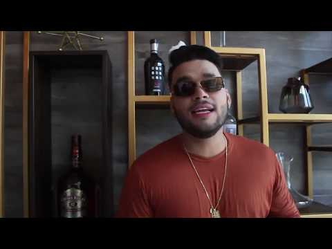 COVER “ADMV” Maluma