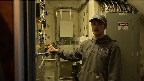 30s with a Boat Engineer : Voices of TourismforME