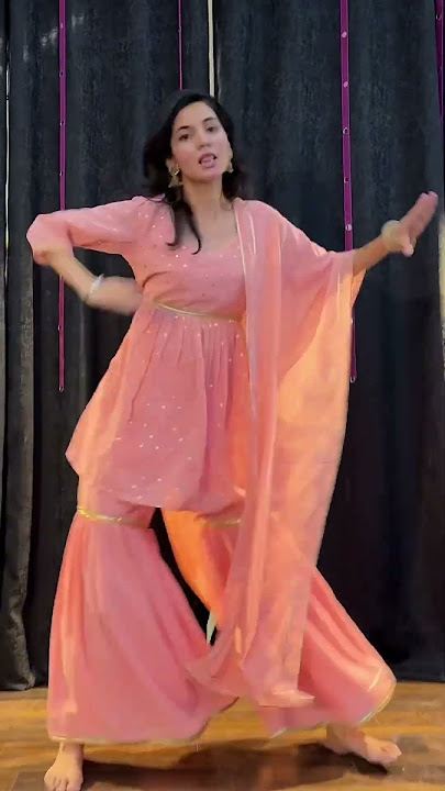 Nachde Ne Saare | Khyati Sahdev | Danceaholic Studio | Wedding Choreography | #ytshorts | Sangeet