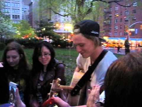 Jamie Campbell Bower - Hold on to what you believe - New York, Union Square Park