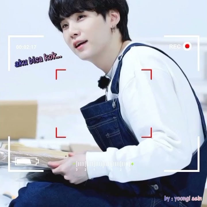 Halu bersama Min Yoongi..he's so cute in a jumpsuit 😘