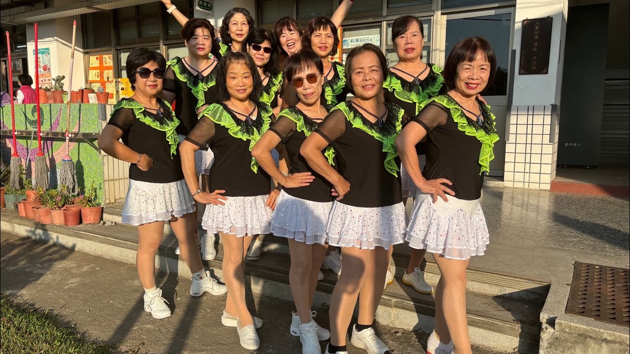 上林里閃亮班 2023-1碧峰國小校慶表演 走過咖啡屋 張廷華老師指導