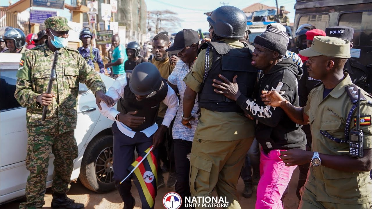 This Is Terrible: Bobi wine Pepper-Sprayed in the Eyes! Police Block Bobi Wine on His Way to Nakawa