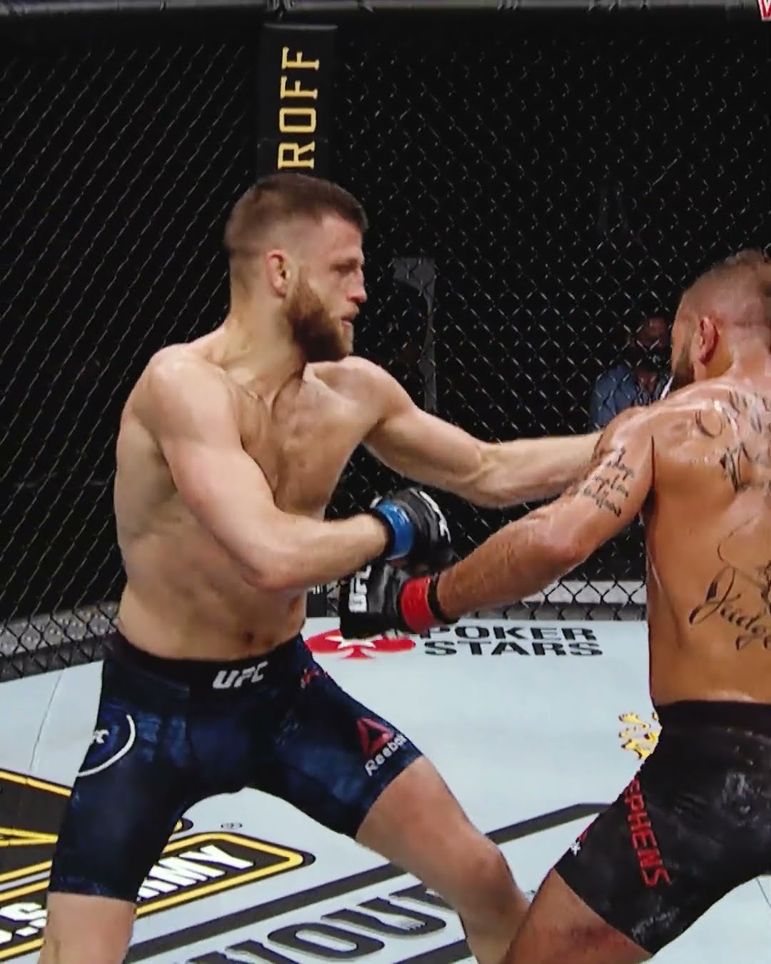 does Calvin Kattar get the job done this weekend? ? #ufcvegas102