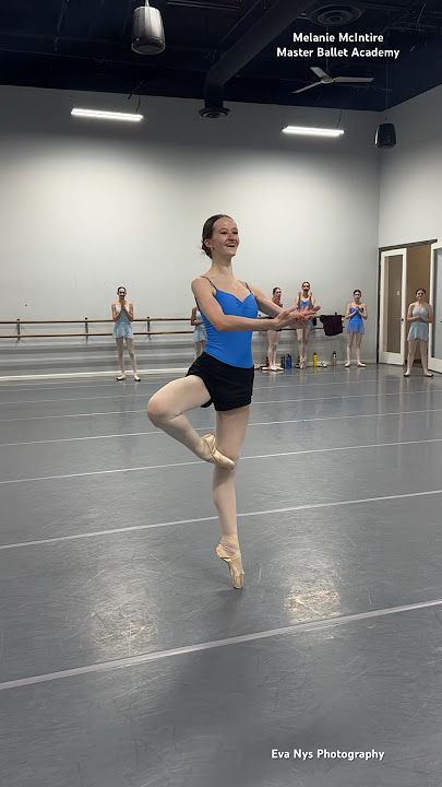 SHE DID IT AGAIN 🫣😱 #ballet #pirouette