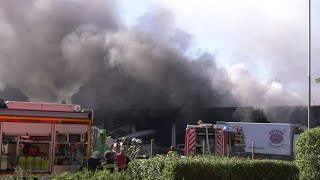 12.08.2022 - Großbrand in Goch fordert zwei verletzte Feuerwehrleute - 2 RTH eingesetzt