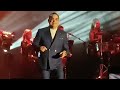 Gilberto Santa Rosa - La agarro bajando/Un montón de estrellas (En Madrid, 05/03/2023)