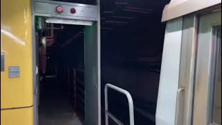 282次經由BL板南線開往昆陽的台北捷運C321型車號161/162改裝車離開市政府站，本片由@ted2011贊助