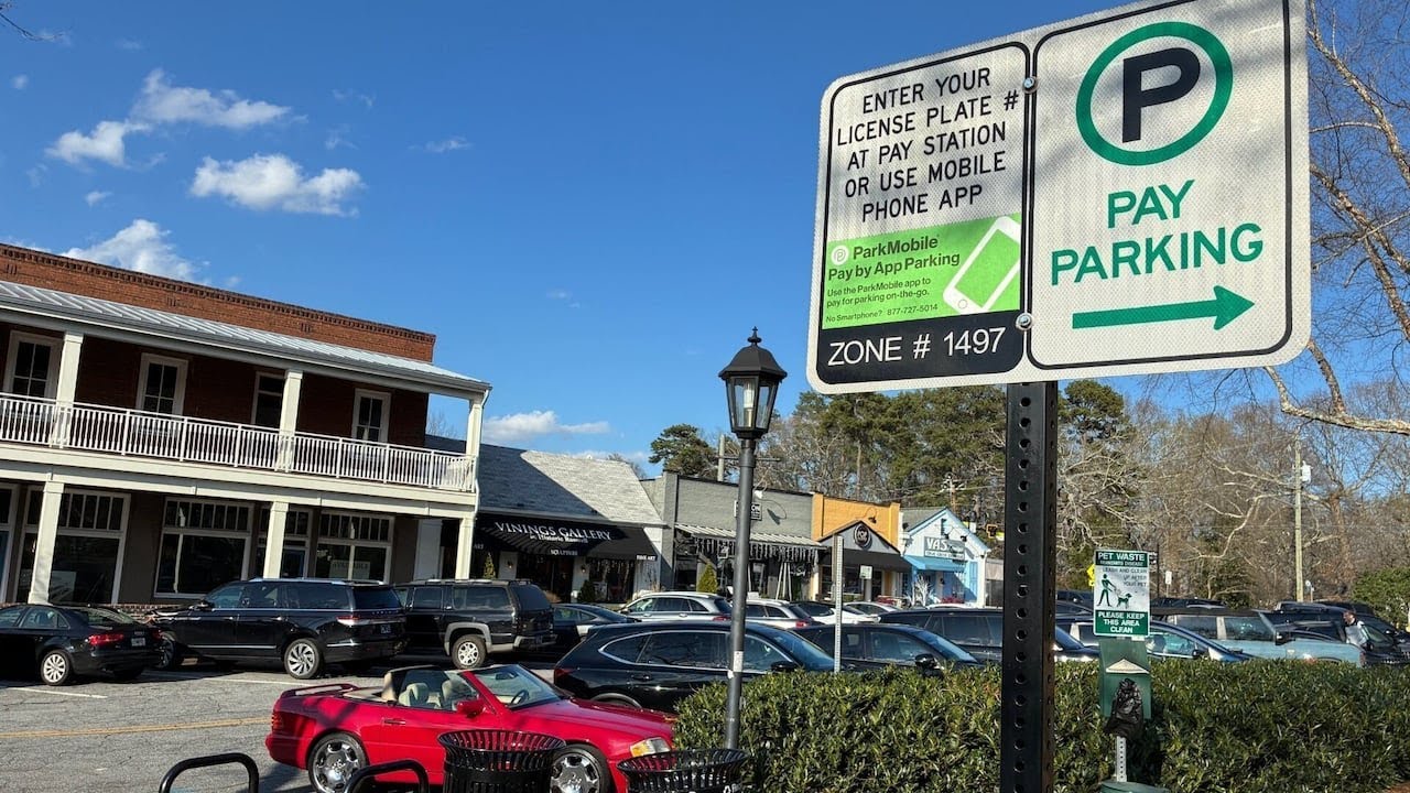 Roswell leaders again consider expanding paid parking for downtown