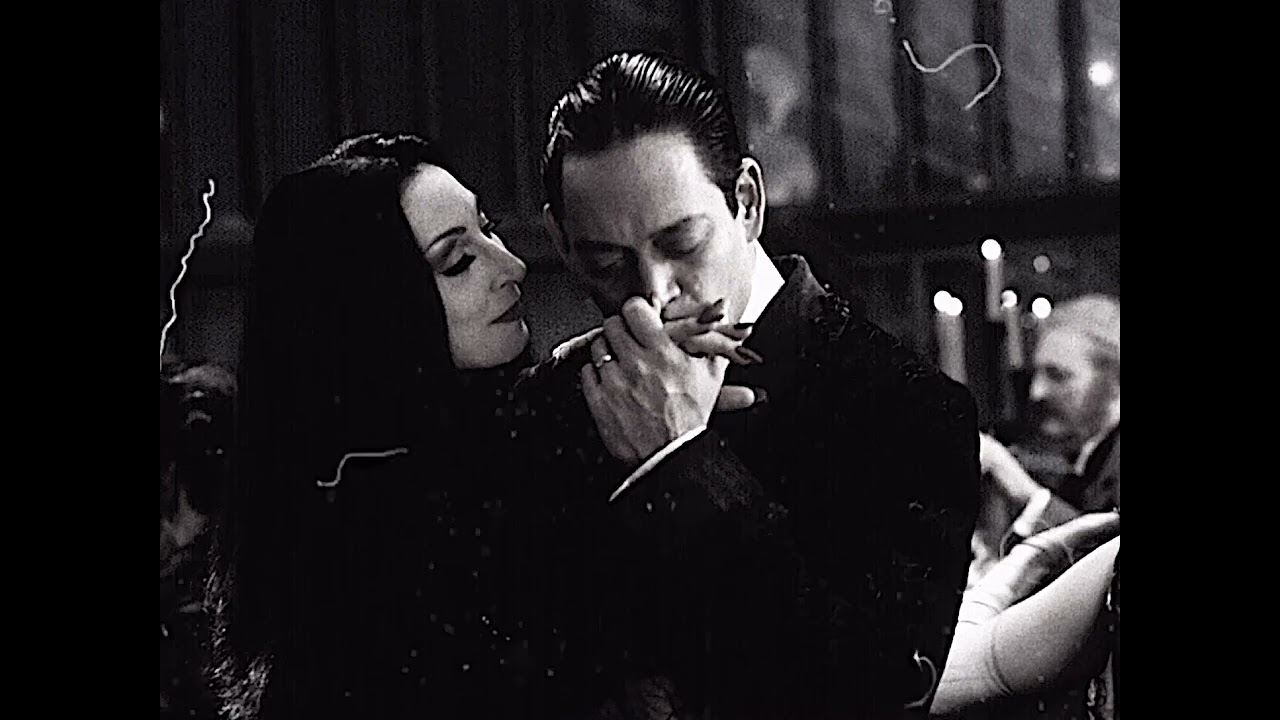 look at her (Dark Red)