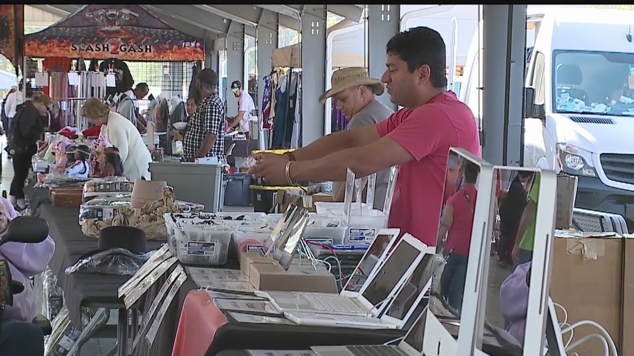 sharon white Fire doesn’t stop bargain hunters at Rogers Flea Market