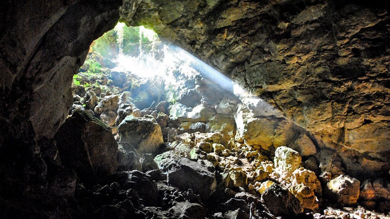 Esplorazione della Grotta Nuova a Ischia di Castro