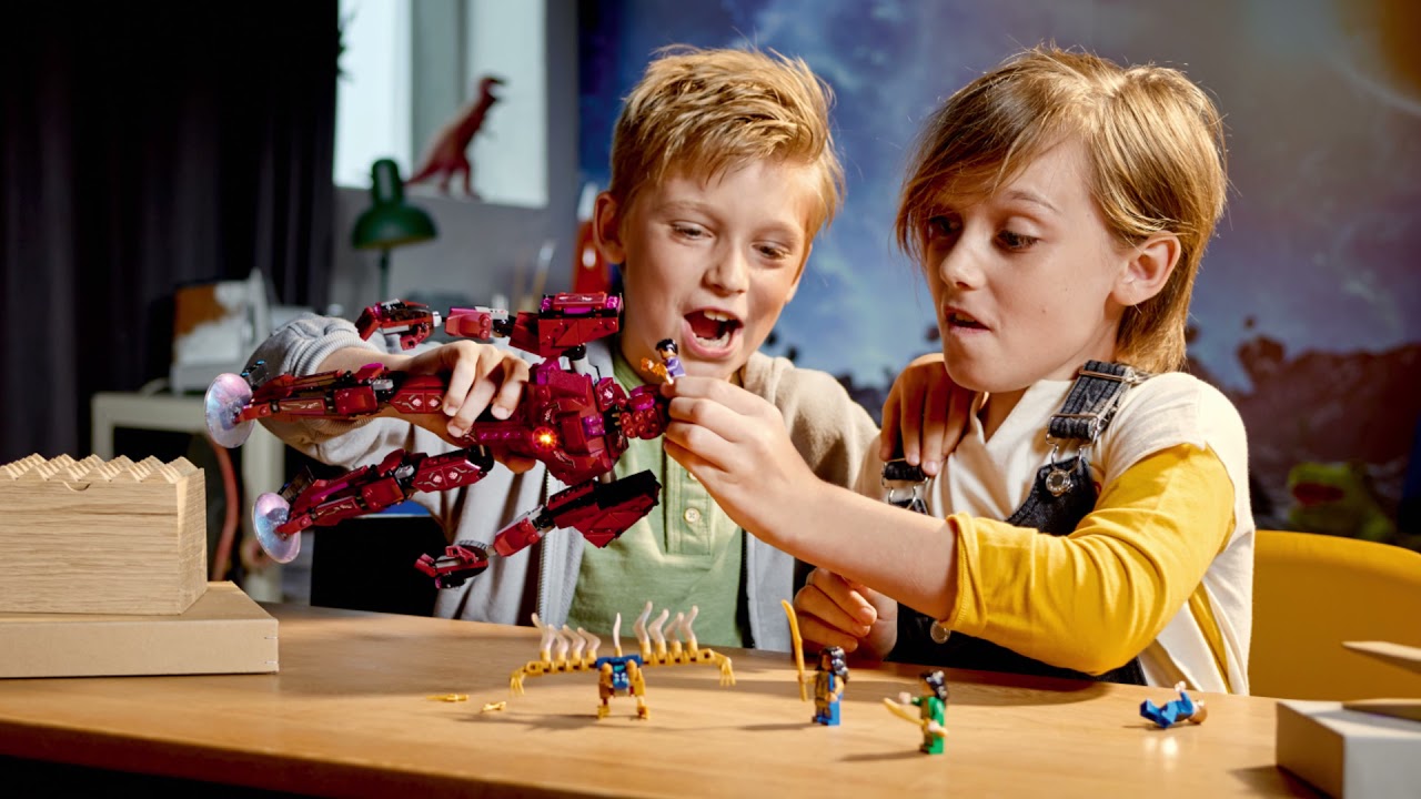 LEGO Super Heroes În Umbra lui Arishem (76155)