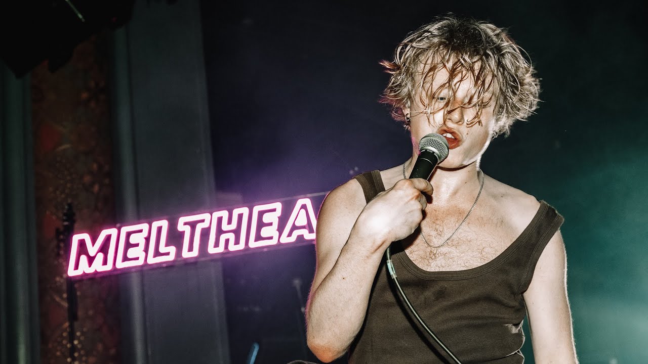 Watch Meltheads — NAÏEF | Live | De 40 uur van Studio Brussel on YouTube Watch Meltheads — NAÏEF | Live | De 40 uur van Studio Brussel on YouTube