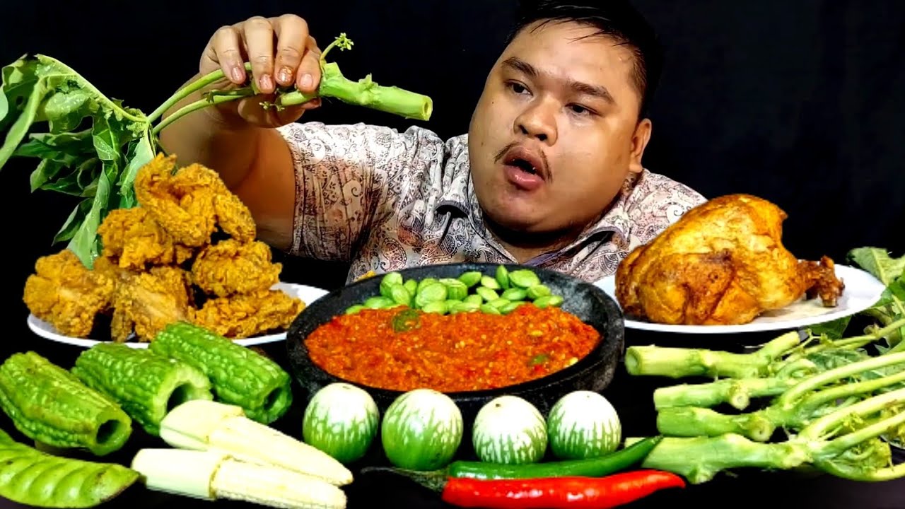 BATTLE AYAM KENTUCKY VZ AYAM UTUH SAMBAL TERASI LALAPAN BATANG PEPAYA PARE MENTAH..