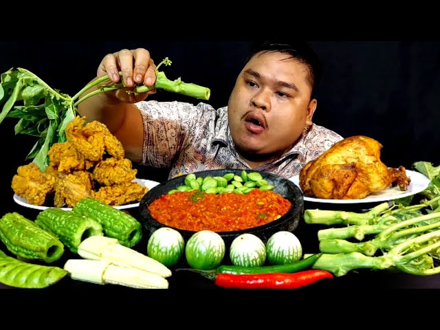 BATTLE AYAM KENTUCKY VZ AYAM UTUH SAMBAL TERASI LALAPAN BATANG PEPAYA PARE MENTAH.. class=