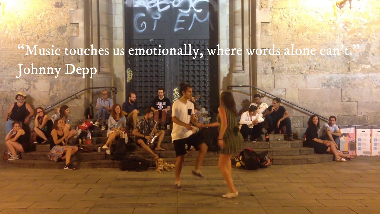 SPANISH DANCE IN BARCELONA STREETS,BARCELONA STREET DANCE MOVES AND