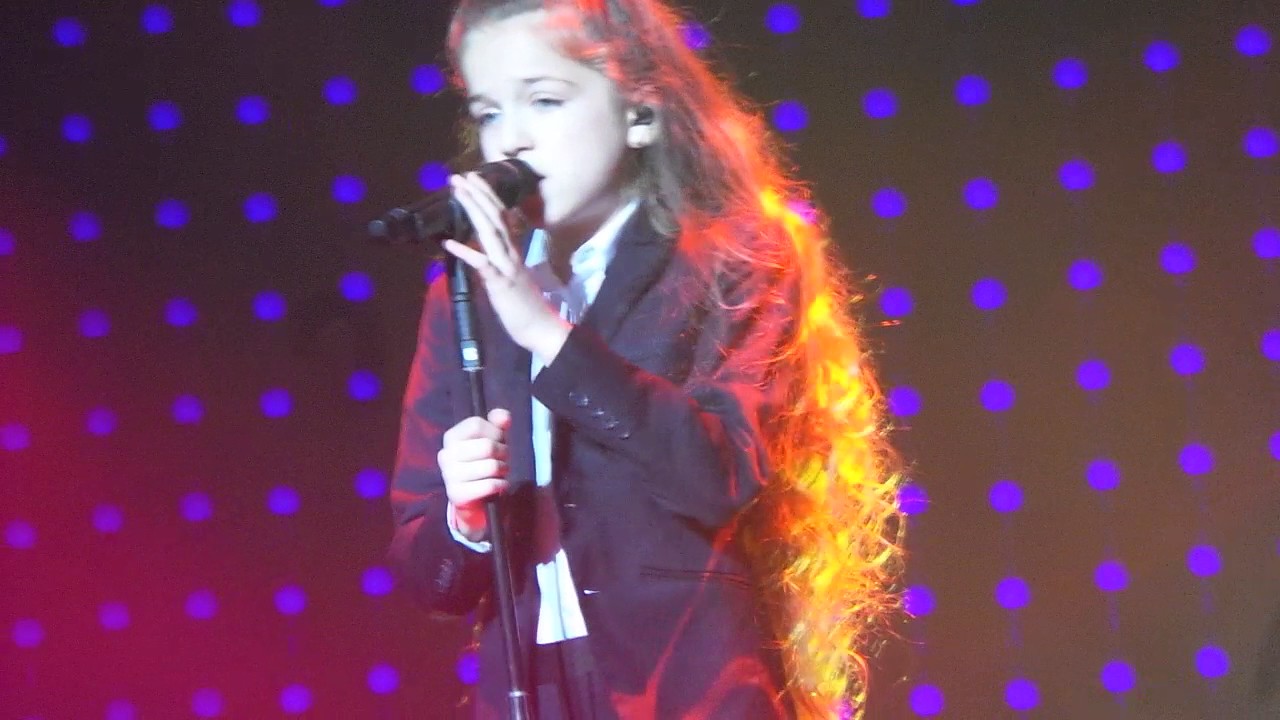 Erza - (Zenith de Toulouse) - Chandelier