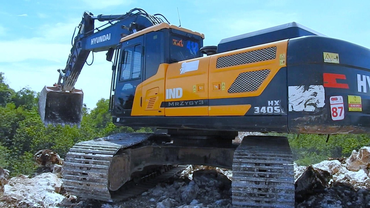 Crushing Stone! Hyundai CAT & Komatsu Tear Through High Altitude Limestone