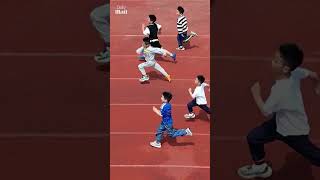 Super fast kid wins race despite losing shoes