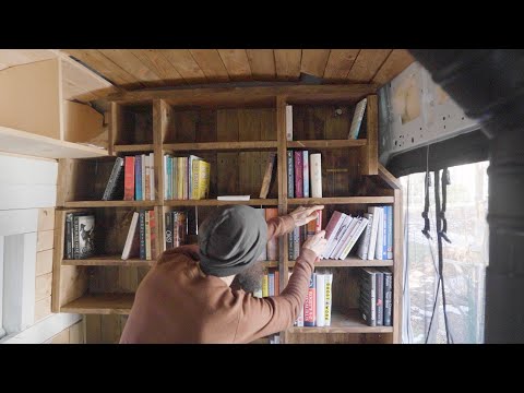VAN LIFE / stocking my tiny home bookcase!!!
