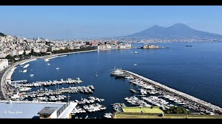 Vignette de la vidéo "Renzo Arbore e Napoli. Aumm, aumm."