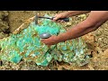 Hunting and Smashing Gemstones - Chrysoprase | Liz Kreate