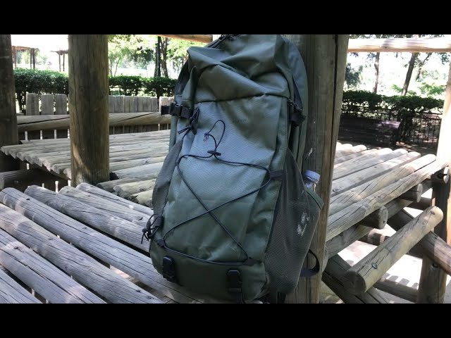 Mochila de montaña y senderismo 23L Quechua NH Escape 500. Equipaje de mano