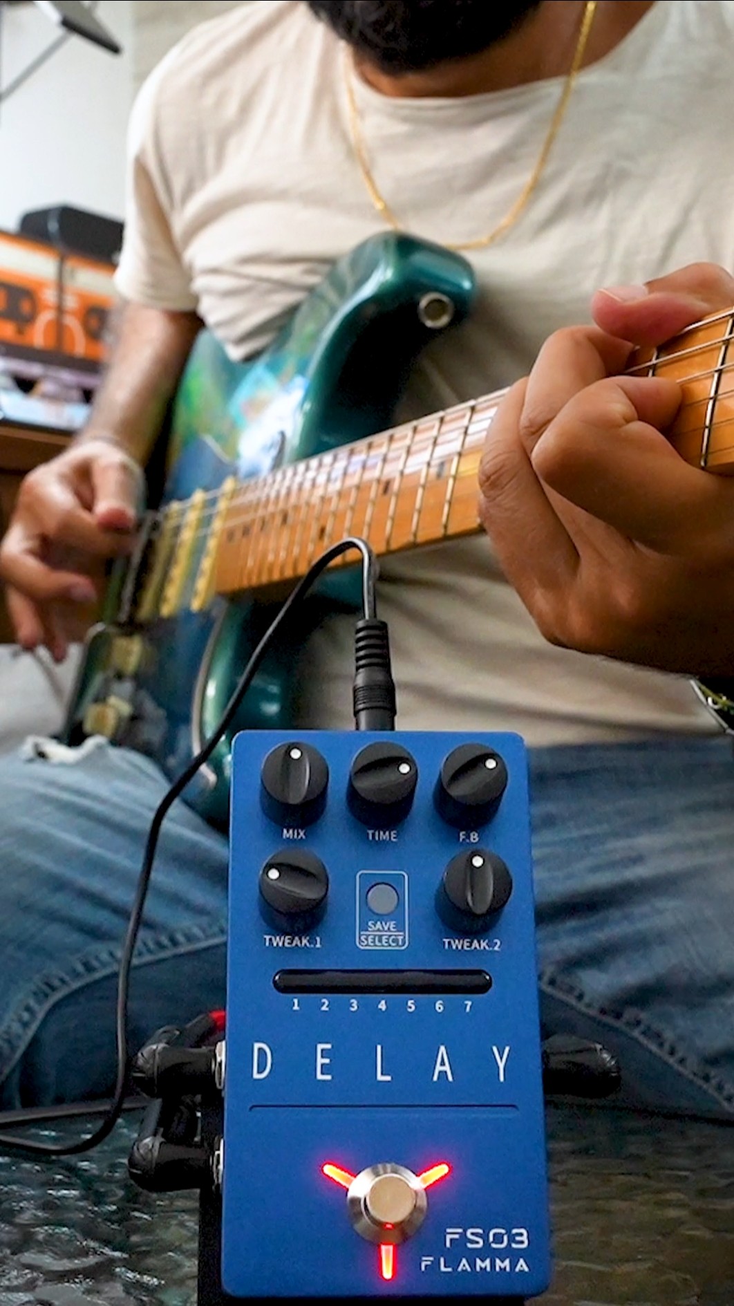 Weird Tones with FLAMMA FS03 Delay // CHEAP Stereo Ambient Guitar