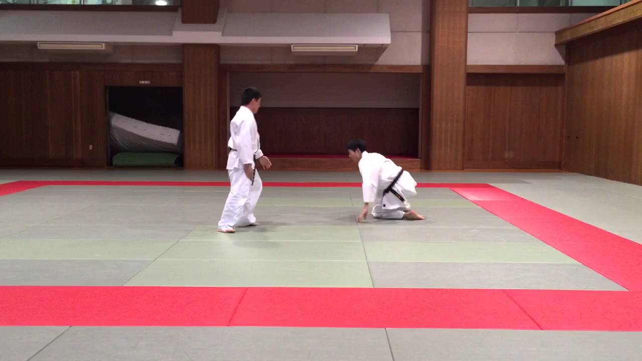 Practice of katamochi Jiyū-waza