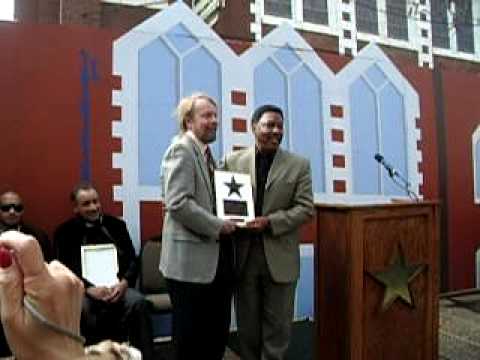 Billy Davis Jr. Acceptance Speech (Partial) Part II - The Fifth Dimension - (ColoredPeople.n...
