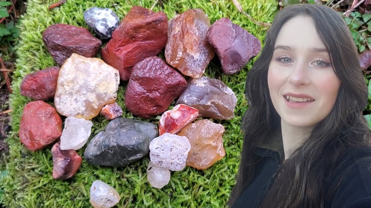 Rockhounding in Oregon | finding beautiful jasper and agates along the river!