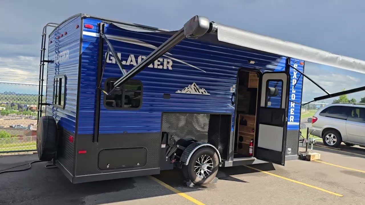 2022 Glacier Explorer 17EXP 17' Ice Fishing Shack Trailer Camper RV