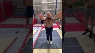 Morpion de gymnastique en salto avant « la revanche »